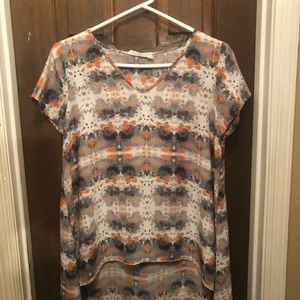 Women’s Small Buddy Love V-Neck Short Sleeve Hi-Low  Blouse